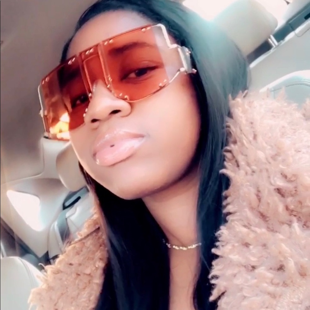 Meet your Posher, Imani